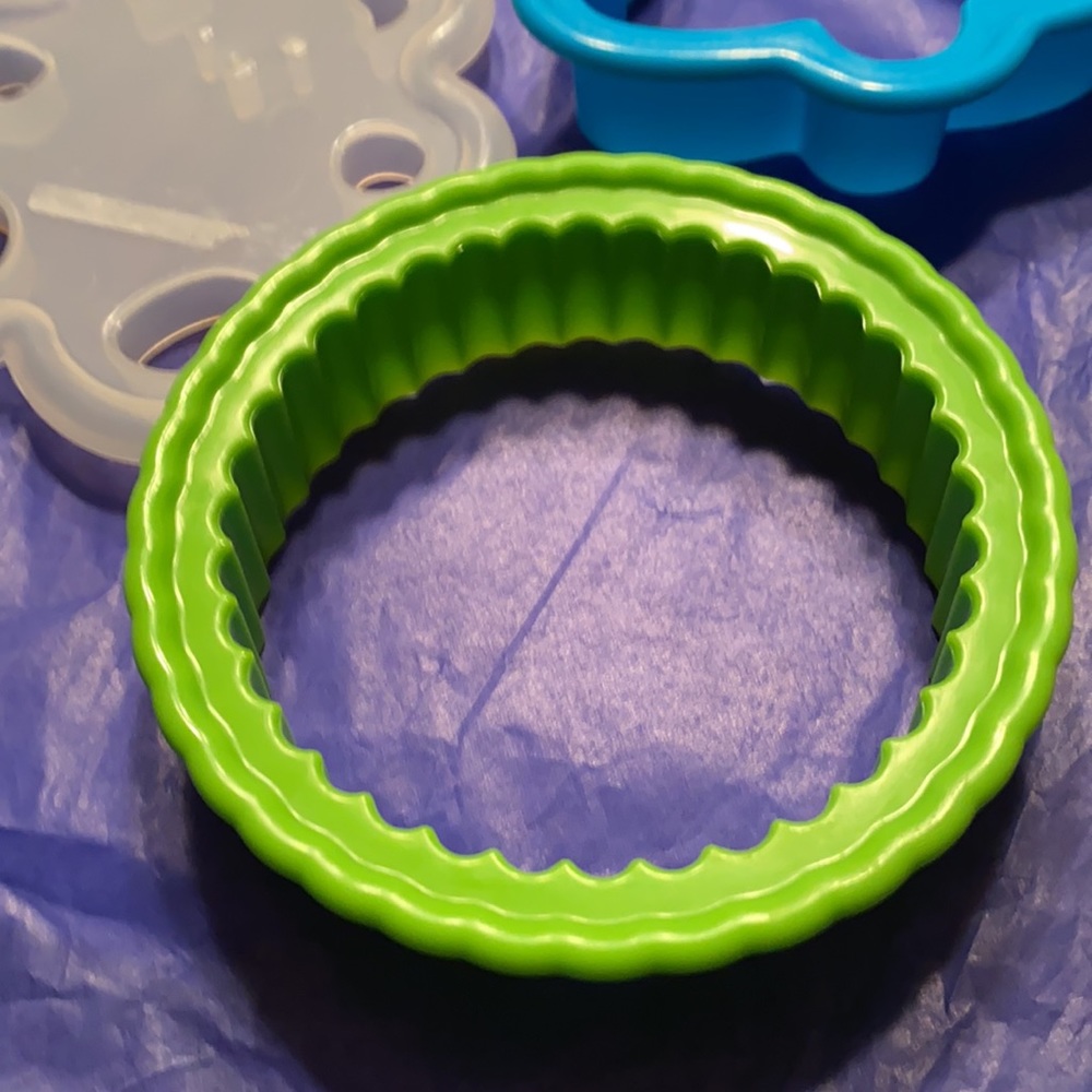 Cookie Cutters NEW Total of 12 - Picture 6 of 9